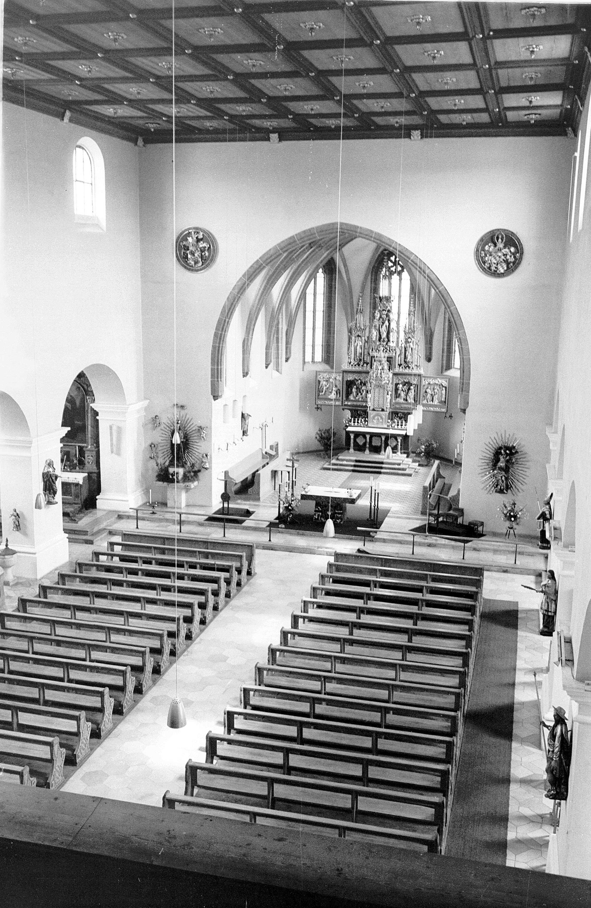 026 Hofkirche mit Gesamtinnenaufnahme